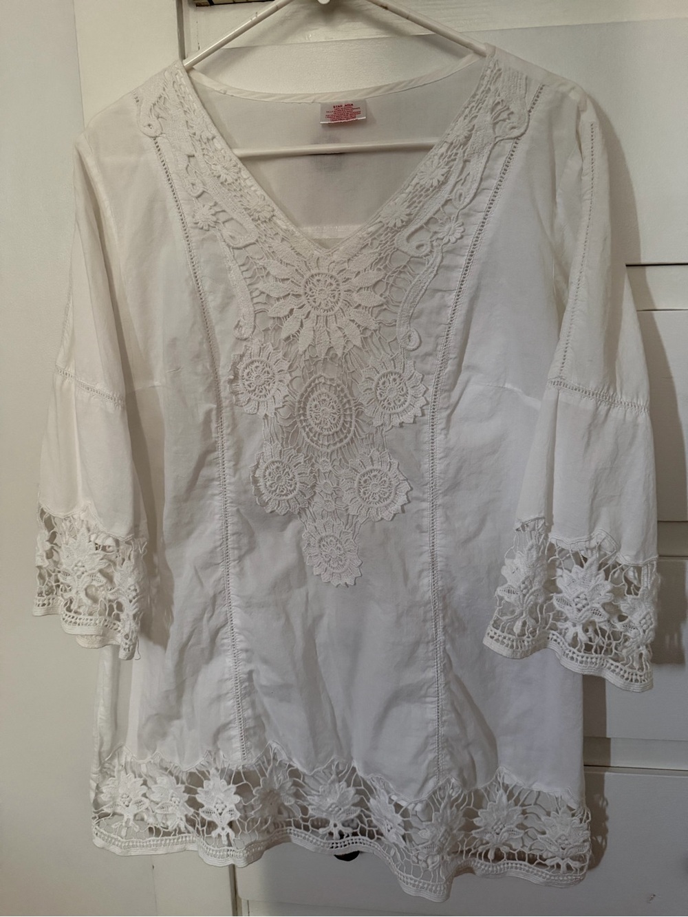 Women's White Crochet Lace V-Neck Tunic Top